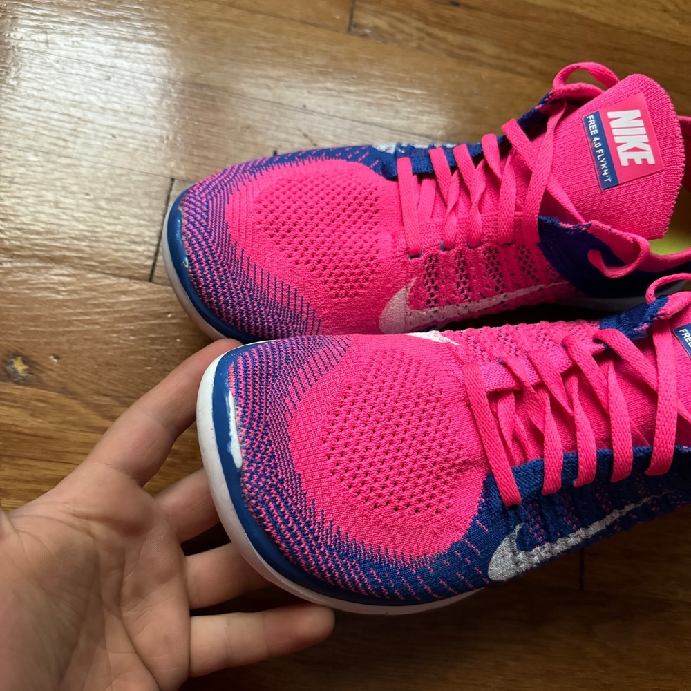 Womens Pink Nike Running Shoes - Picture 4 of 9